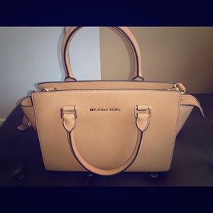 Michael Kors Selma Satchel/Medium/Khaki